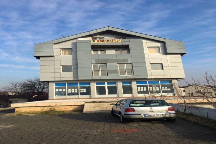 SALE Residential and commercial buildings in the village Derviši